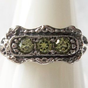 A peridot gemstone ring, size 8 US, 925 silver, Art Deco style